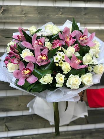 Букет цветов из: Розы и Хризантемы в Верхопенье
