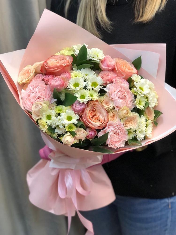 Букет нежные объятья в Верхопенье Букет цветов из: Гвоздики, Розы и Хризантемы в Верхопенье