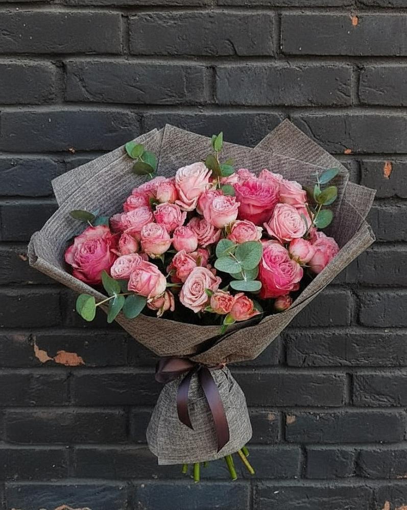 Букет розы в пальмах в Верхопенье Букет цветов из: Розы в Верхопенье