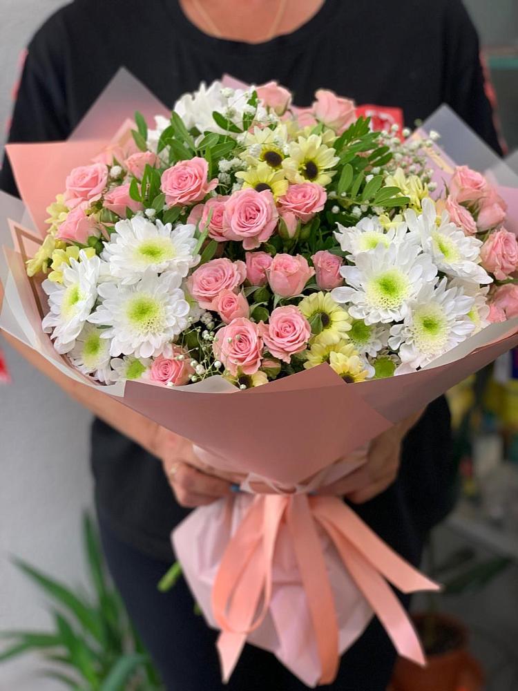 Букет юношеские грезы в Верхопенье Букет цветов из: Розы и Хризантемы в Верхопенье
