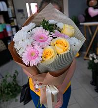 Букет цветов из:  Герберы, Розы и Хризантемы в Верхопенье