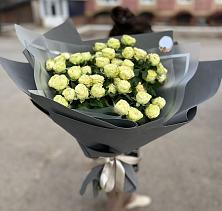 Букет Белые кустовые розы Солинеро в Верхопенье