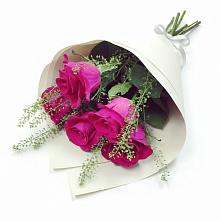 Букет ярко-розовый в Верхопенье Букет цветов из:  Розы в Верхопенье