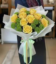 Букет сочно-зеленый в Верхопенье Букет цветов из:  Хризантемы и Розы в Верхопенье
