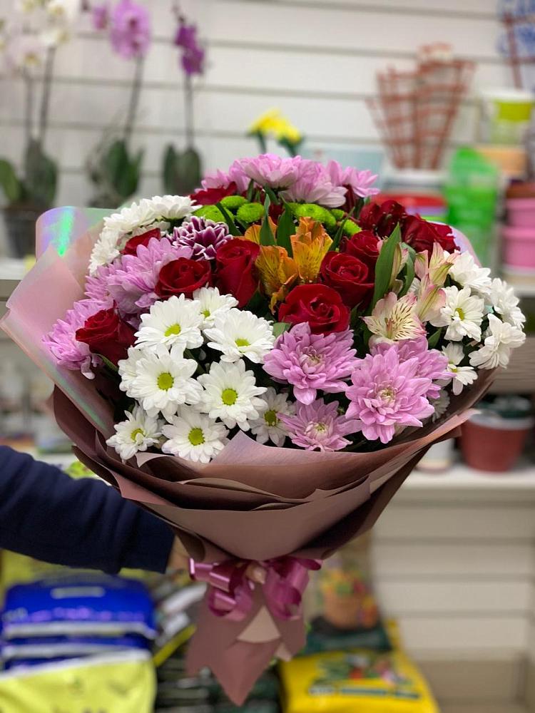 Букет салют цветов в Верхопенье Букет цветов из: Розы, Хризантемы и Альстромерии в Верхопенье