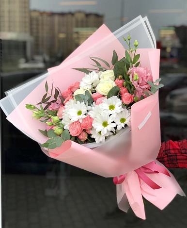 Букет цветов из: Розы, Лизиантусы и Хризантемы в Верхопенье